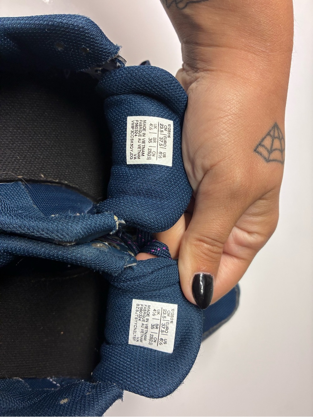 Women’s ASICS - Picture 6 of 7